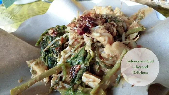 tipat cantok is a Balinese version of gado-gado salad