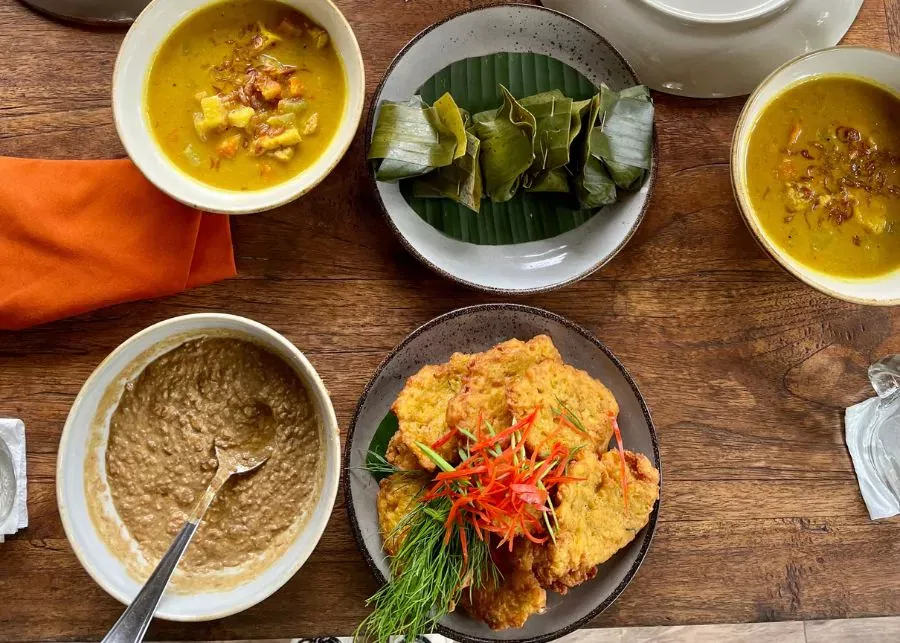 some traditional Balinese cuisine to try during cookin class in Bali