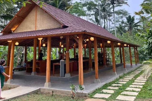 open air building for the class room from outside