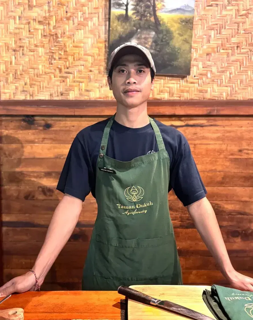 Wayan Widika, professional chef instructor for Balinese cooking classes at Taman Dukuh, Ubud
