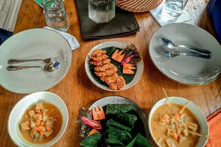 Farm-to-Table Bali 4 vegan and vegetarian dishes made during the class